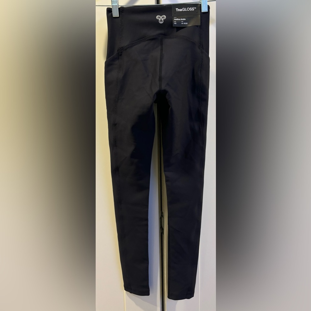 COPY - NWT Aritzia TNA black leggings, hotline ankle, high-rise, size XS.